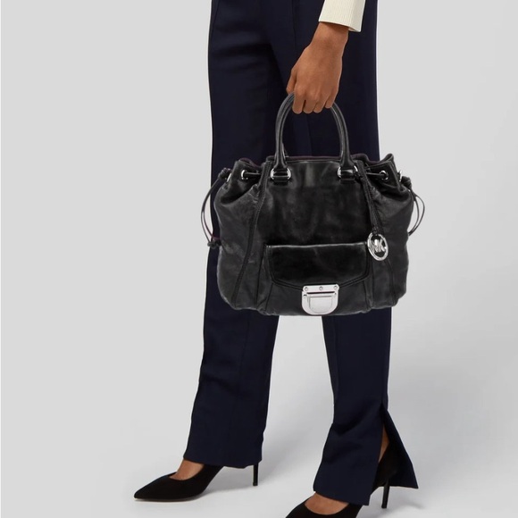 MICHAEL MICHAEL KORS
Leather Shoulder Bag - Picture 1 of 6